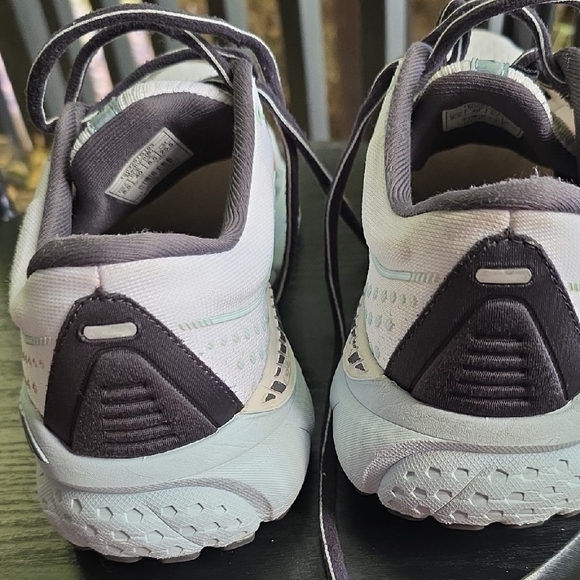 Brooks Women's Athletic Shoes - White and Coral - Picture 4 of 9